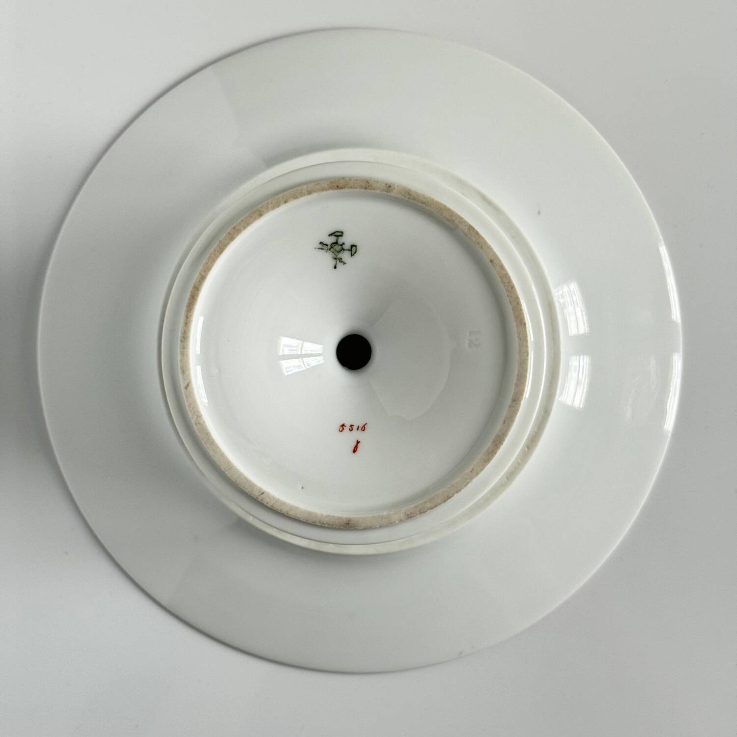 Cake stand | EPIAG | pink/purple ribbons/bows and garlands