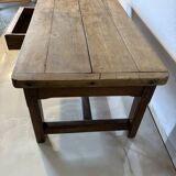 Table basse ancienne en bois brut, style campagne