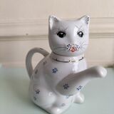 Porcelain teapot cat
