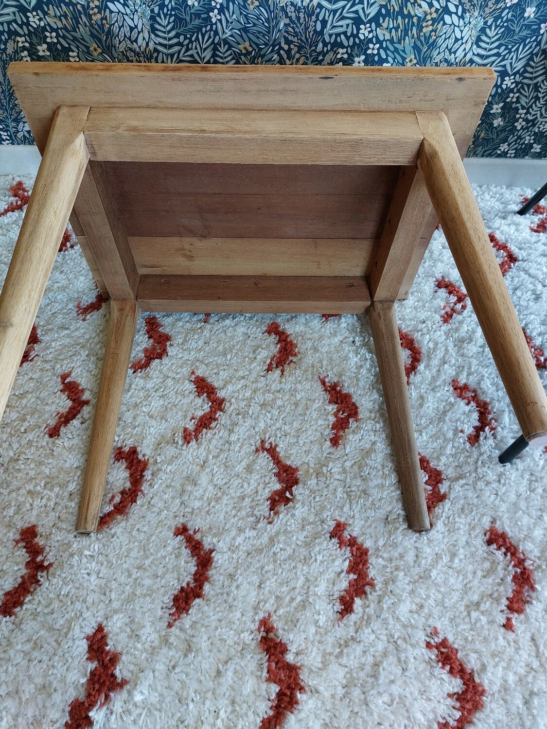 Scandinavian solid wood foot side table