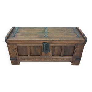 Coffre rustique en chêne - massif