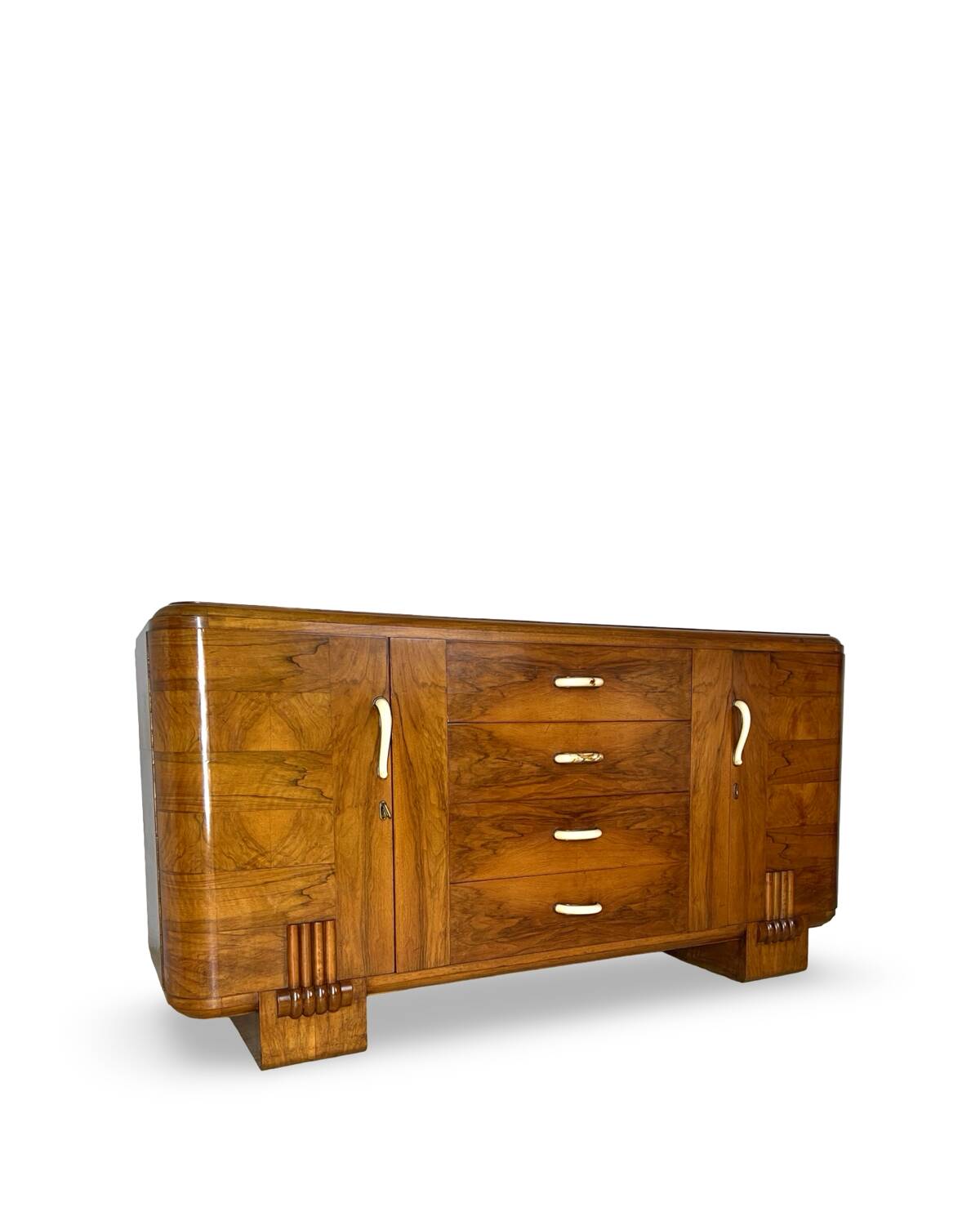 Buffet en noyer Art déco italien, de grande qualité.
