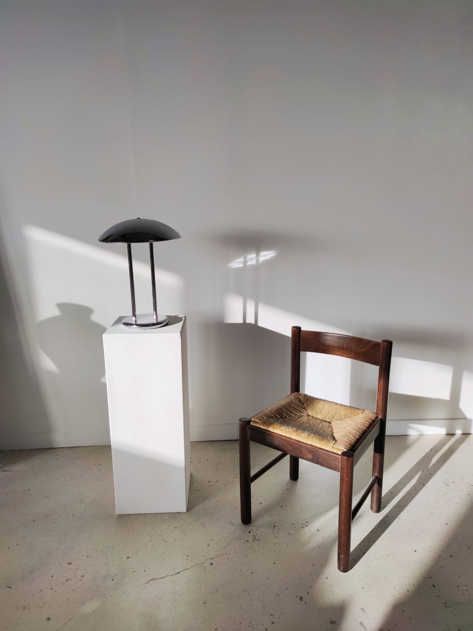 Natural wooden chair, headband backrest, mulched seat