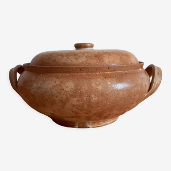 Brown stoneware tureen