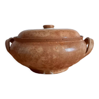 Brown stoneware tureen