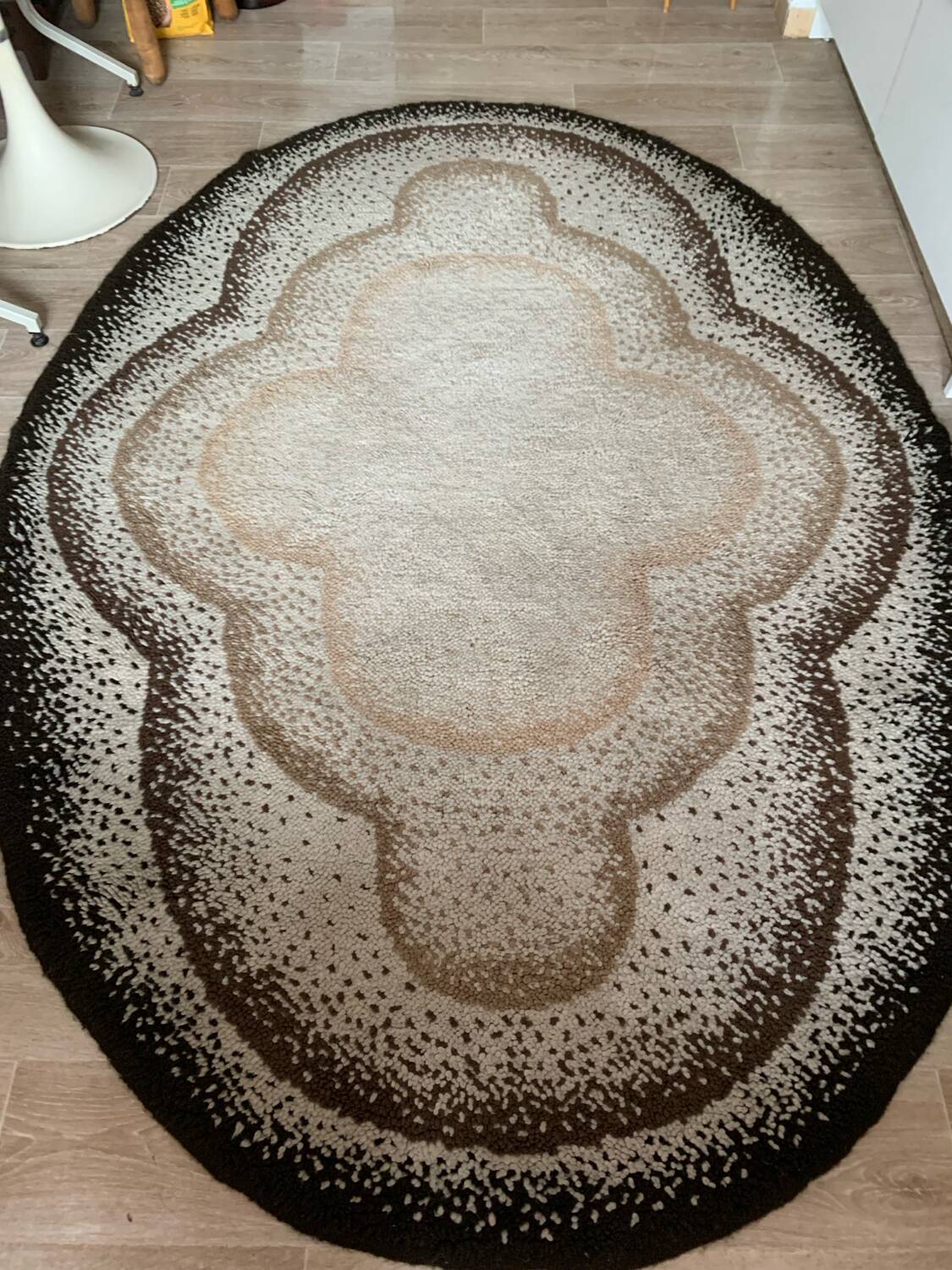 Oval rug from the 70s