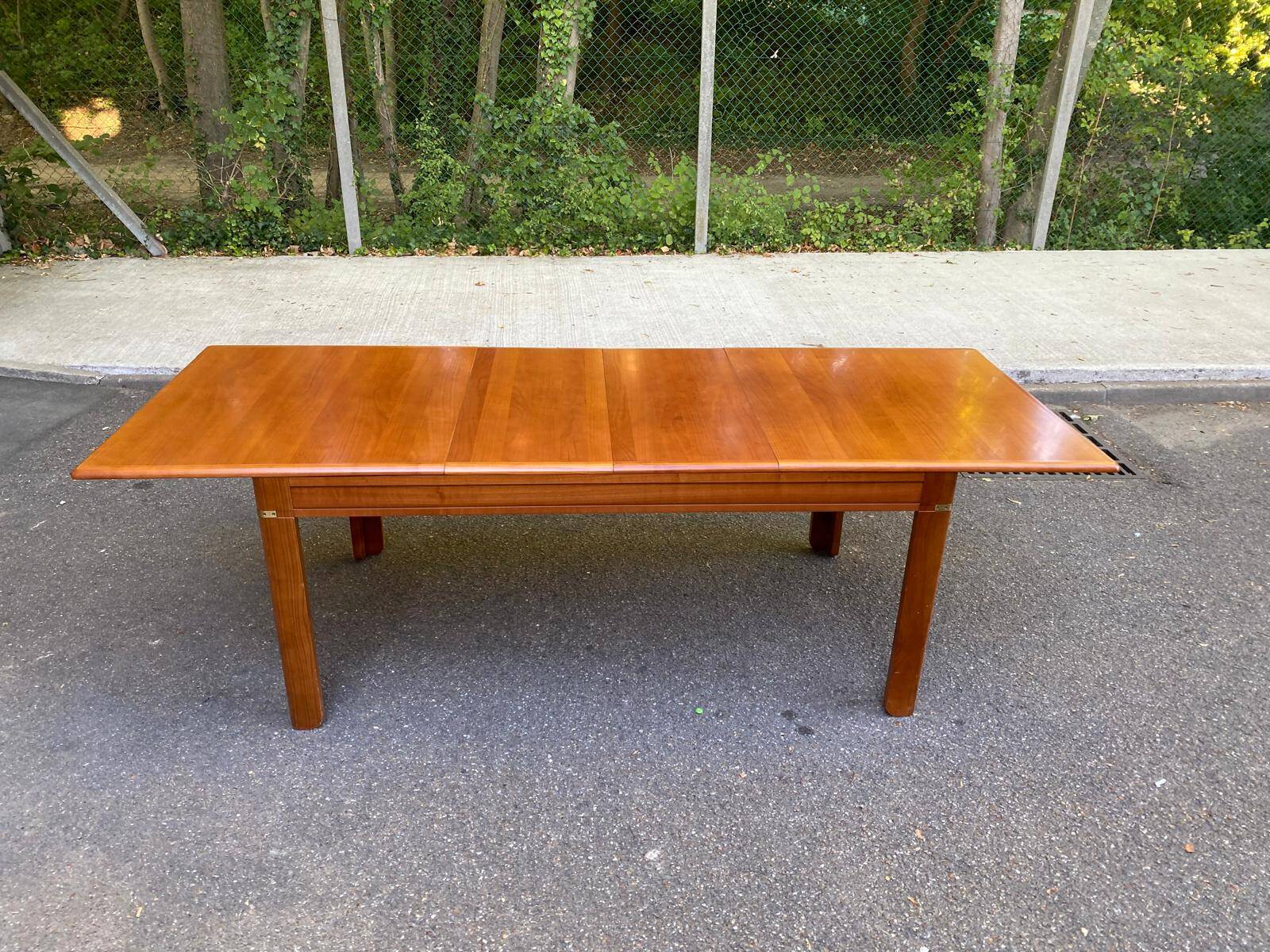 Scandinavian extendable dining table in honey-stained wood for 12 people 1990