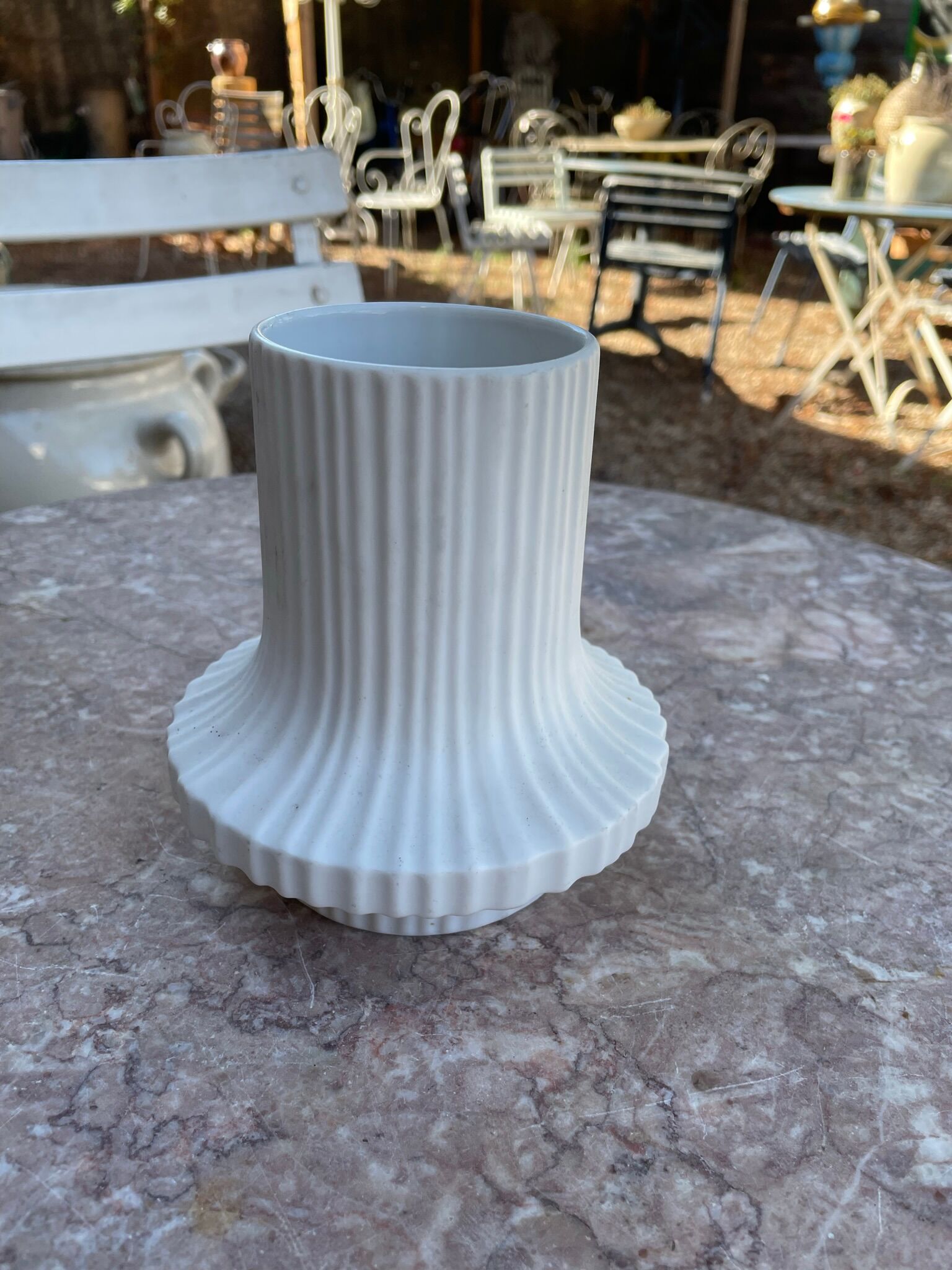 Vintage white vase in Heinrich porcelain