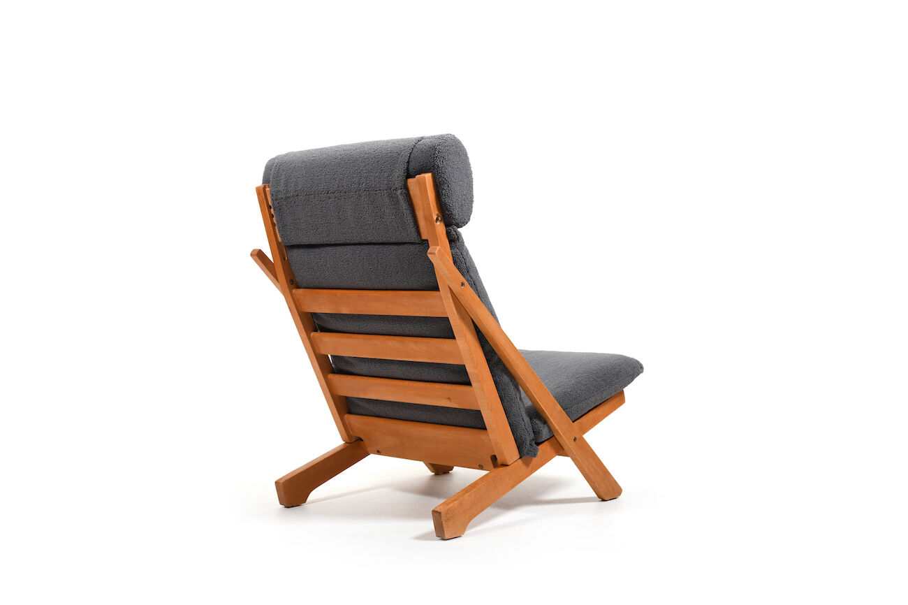 Fauteuil à dossier haut CH-03 par Hans J. Wegner