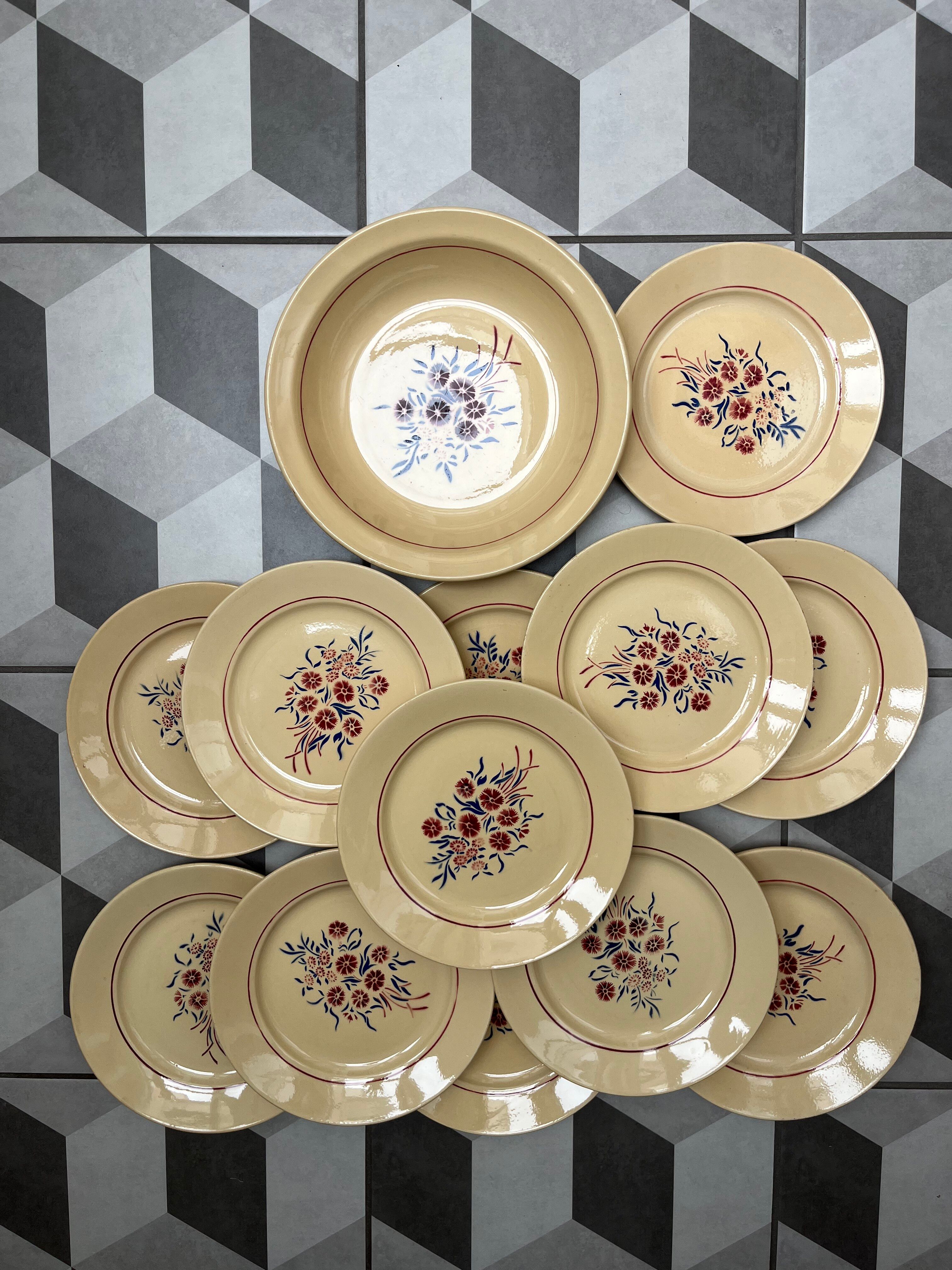 Set 12 assiettes plates « œillets » et plat Badonviller