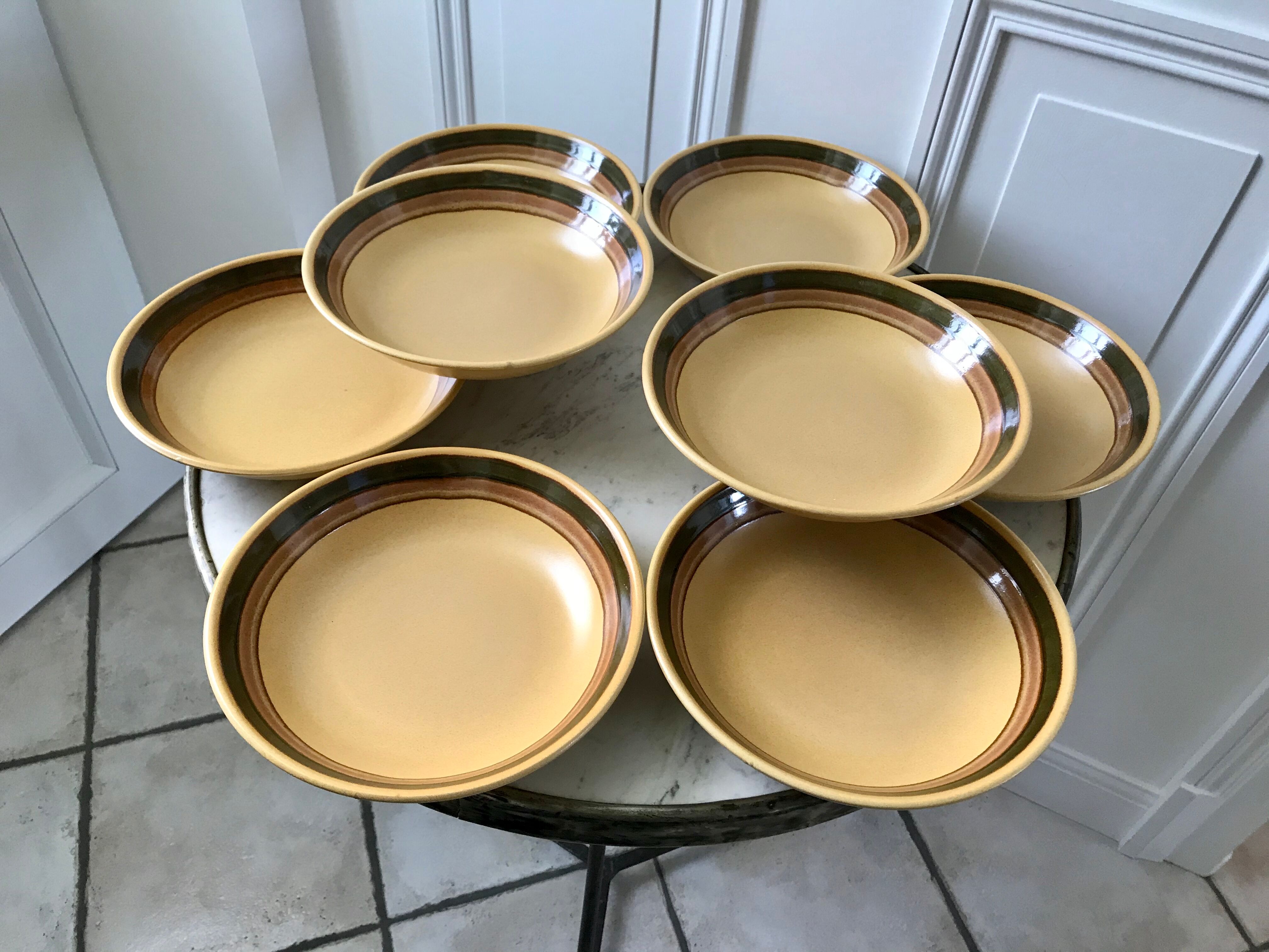 Set of 8 hollow plates in vintage sandstone 70s