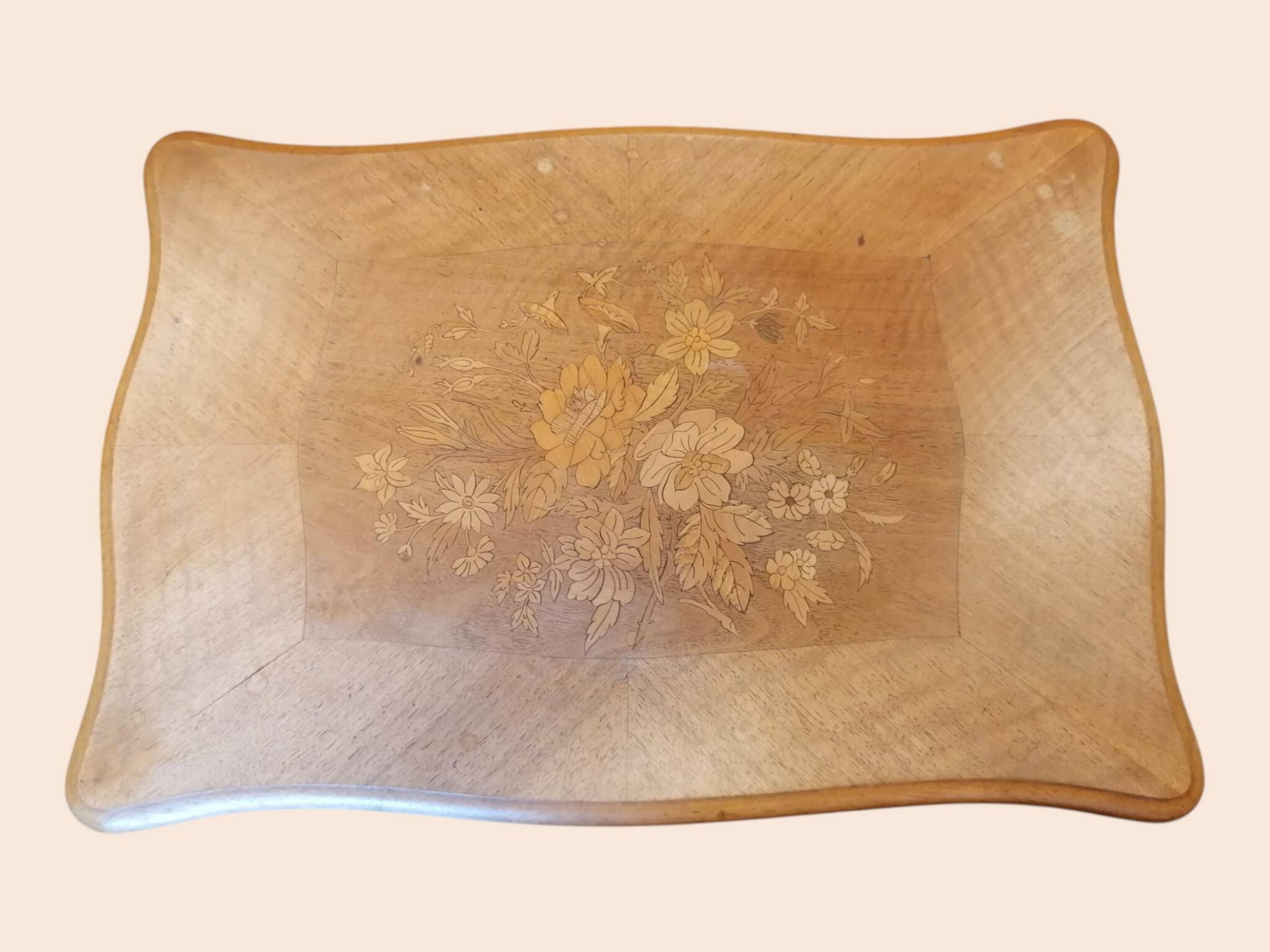 Coiffeuse en marqueterie de bois clairs - Style Louis XV