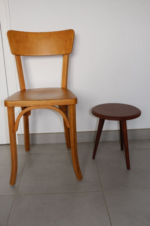 Round tripod side table 300mm