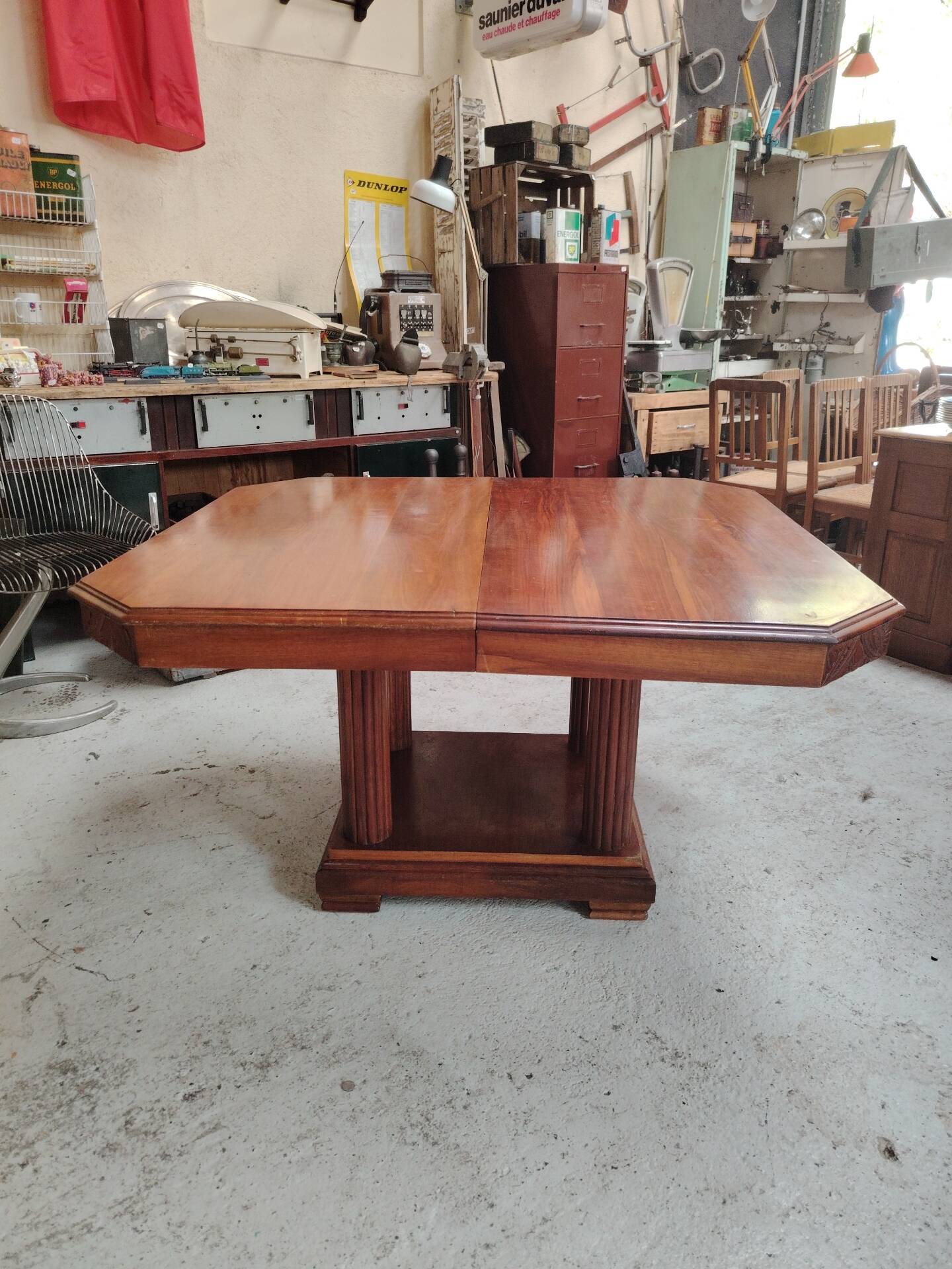 Large Art Deco dining table in solid wood - 1930