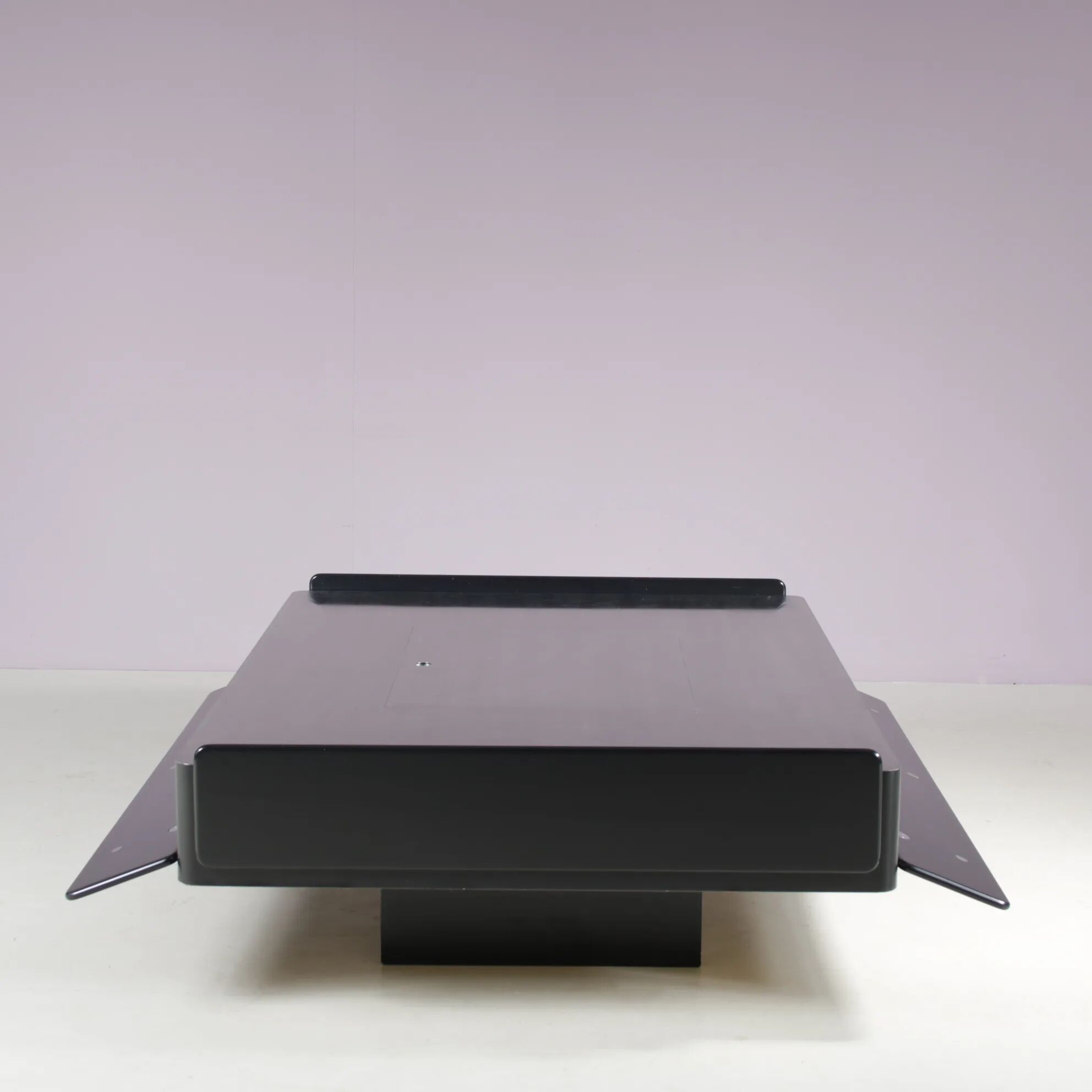 “Caori” coffee table by Vico Magistretti for Gavina, Italy 1960