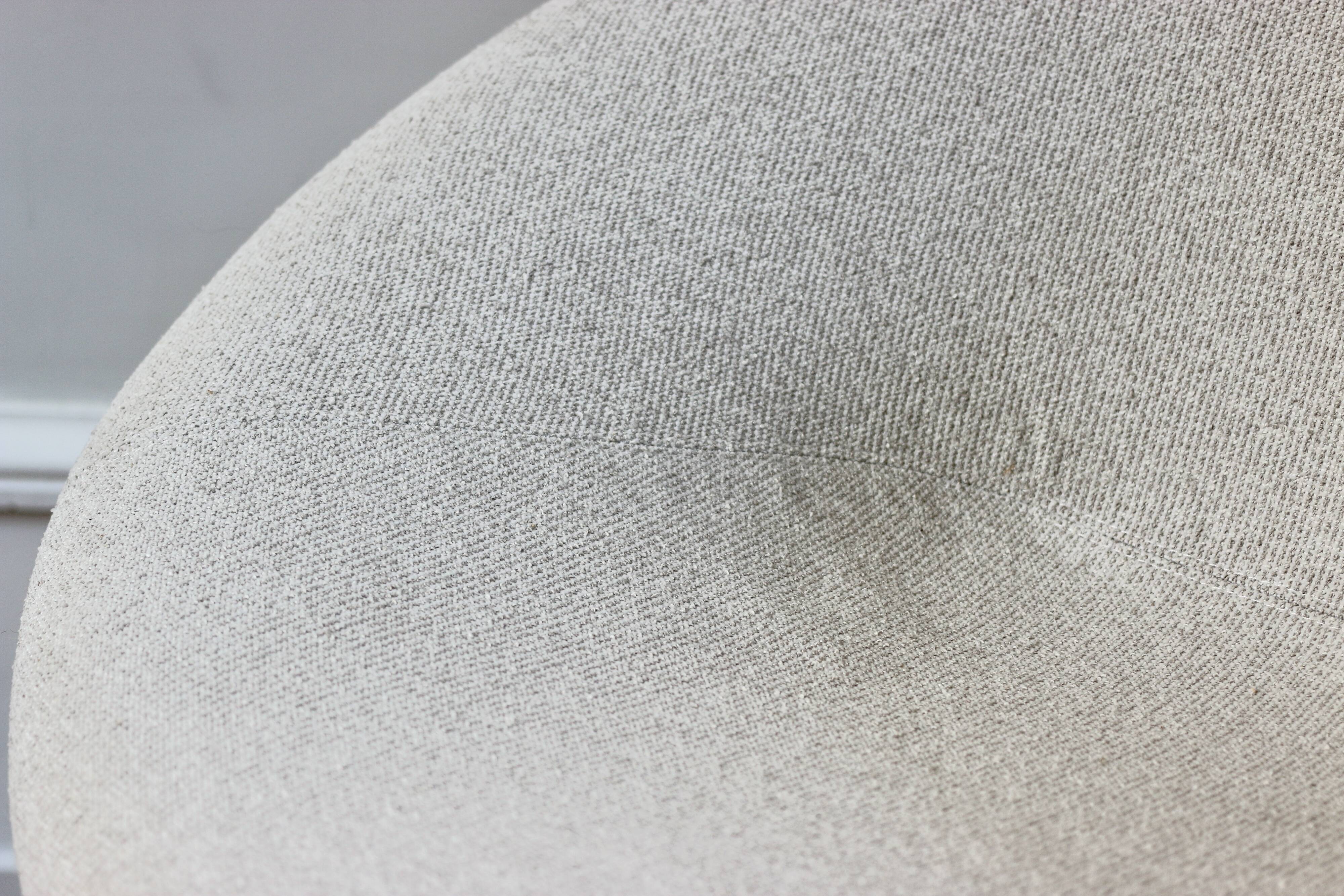 Vintage Globe armchairs Pierre Paulin, Artifort