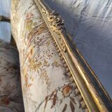 Canapé 3 places en bois sculpté, tapisserie et bois doré. Vers 1900, style Loius XV.