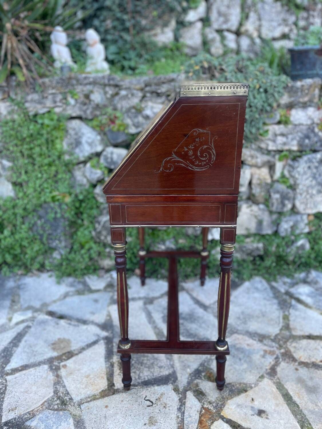 Small lady's secretary in mahogany and gilded brass from the Napoleon III period.