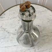 Carafe à liqueur à compartiments en verre moulé début XXème