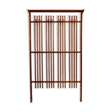 Portemanteau en noyer avec des détails en métal Production italienne des années 1950