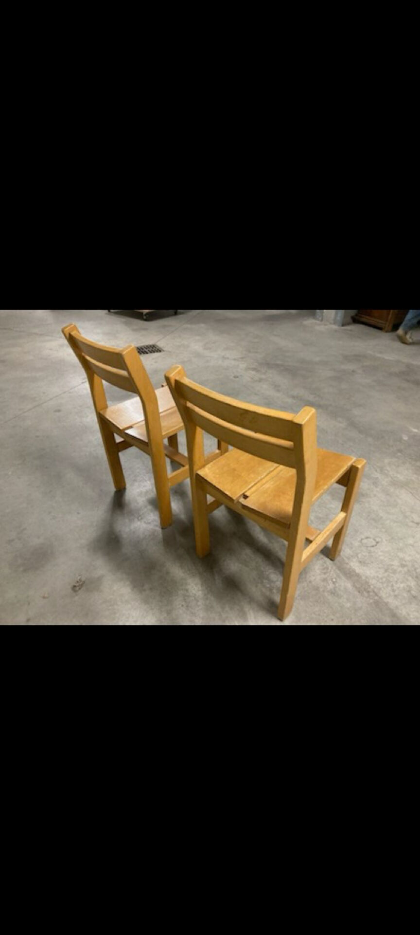 Chaises Roland Haeusler pour Regain