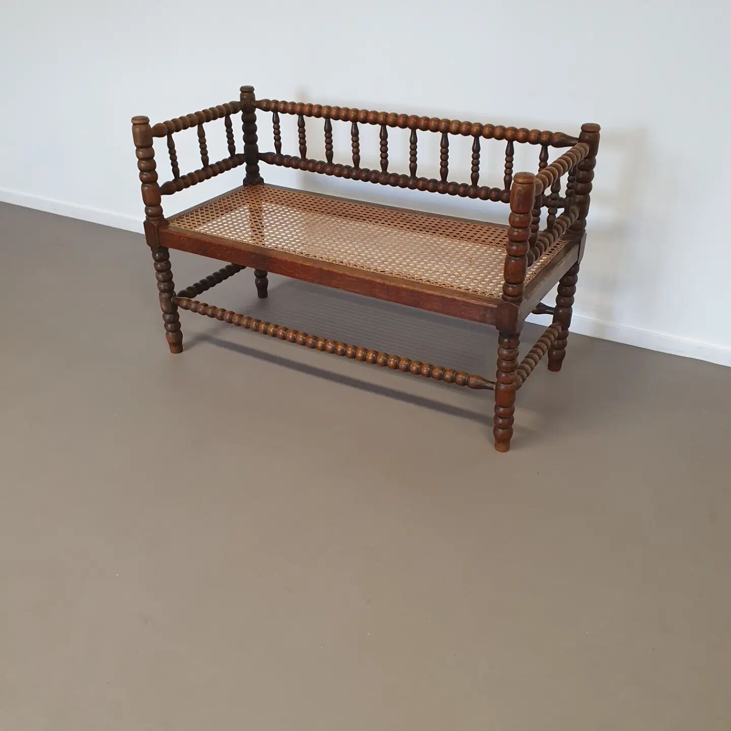 Matching Bobbin family group 1 x bench, 3 x chair.