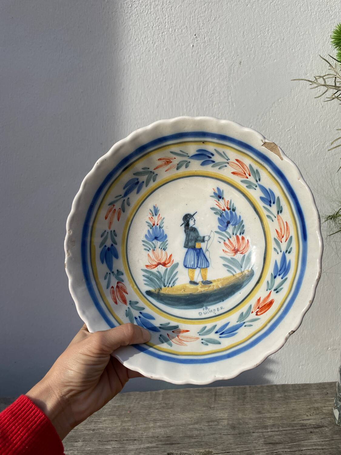 Quimper ceramic hanging collector's salad bowl