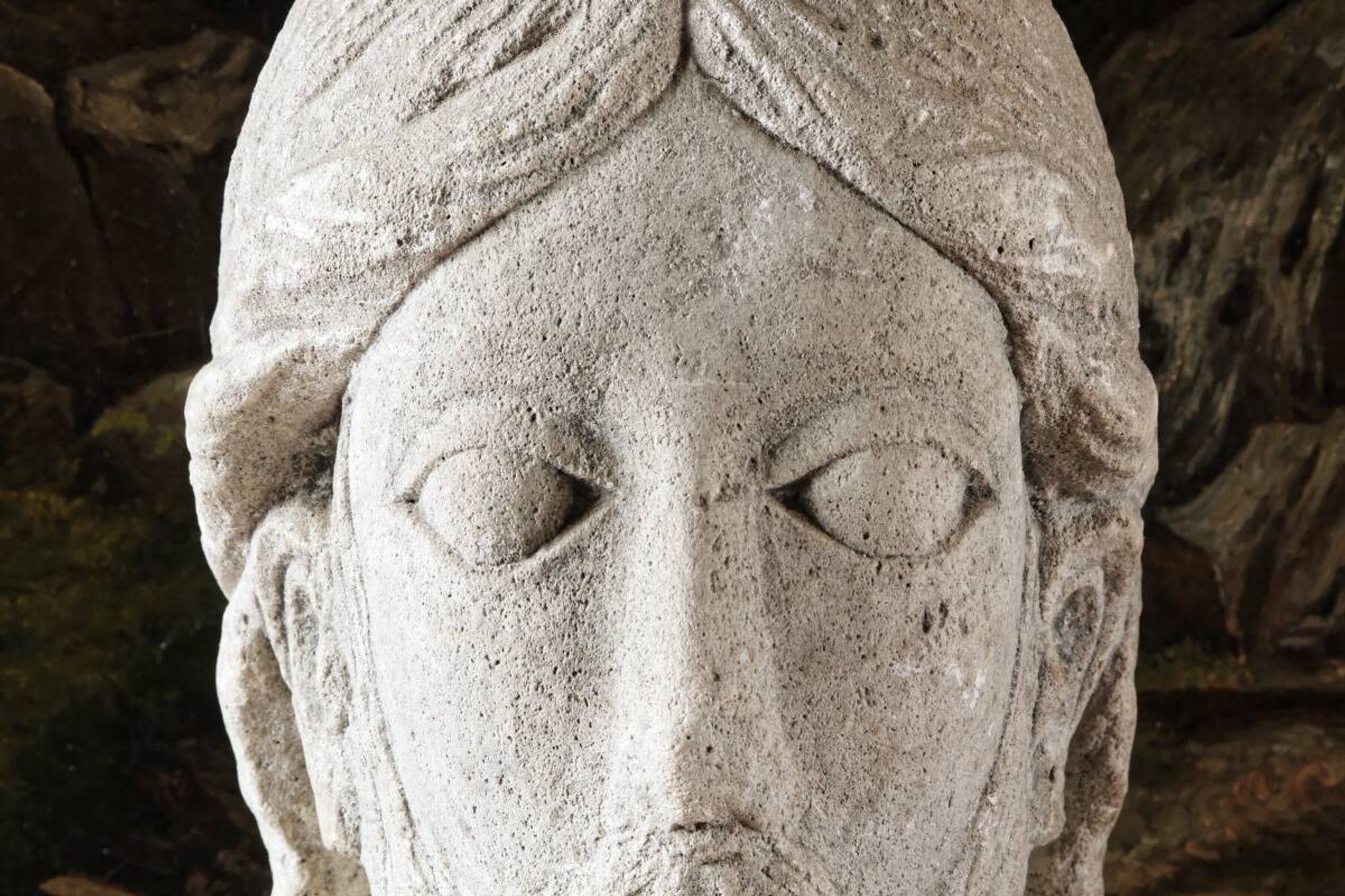 Ancienne tête de Christ de Vézelay en pierre reconstituée
