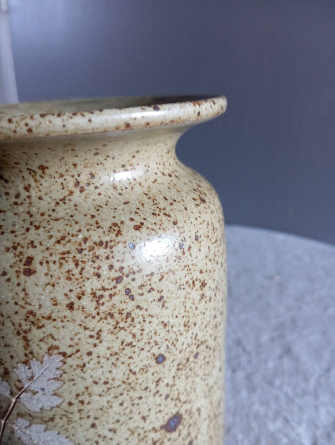 Pyrite sandstone vase with leaf decoration, Vallauris unsigned, 1970
