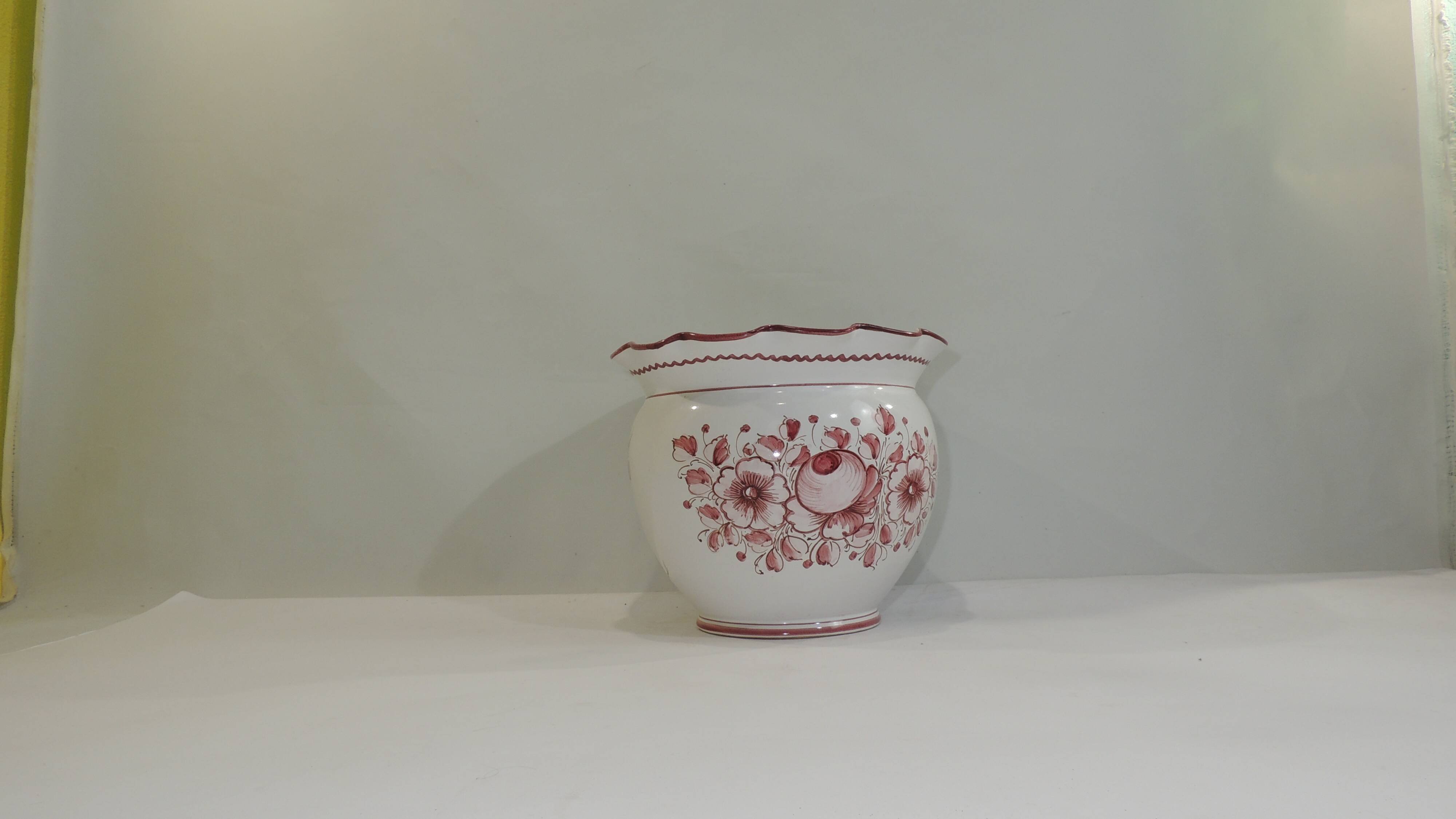 Earthenware/vintage plant pot