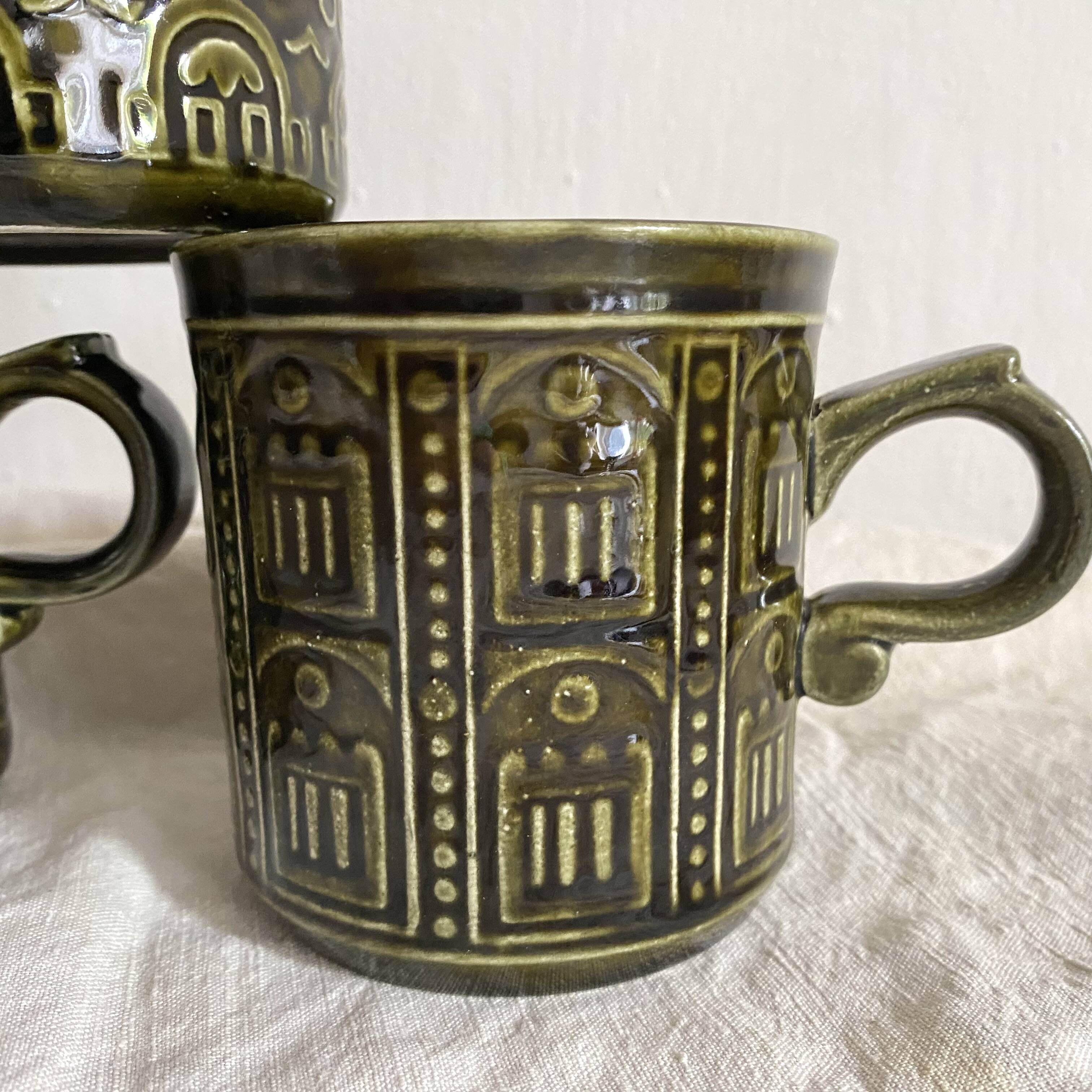Khaki ceramic mugs England, 70s
