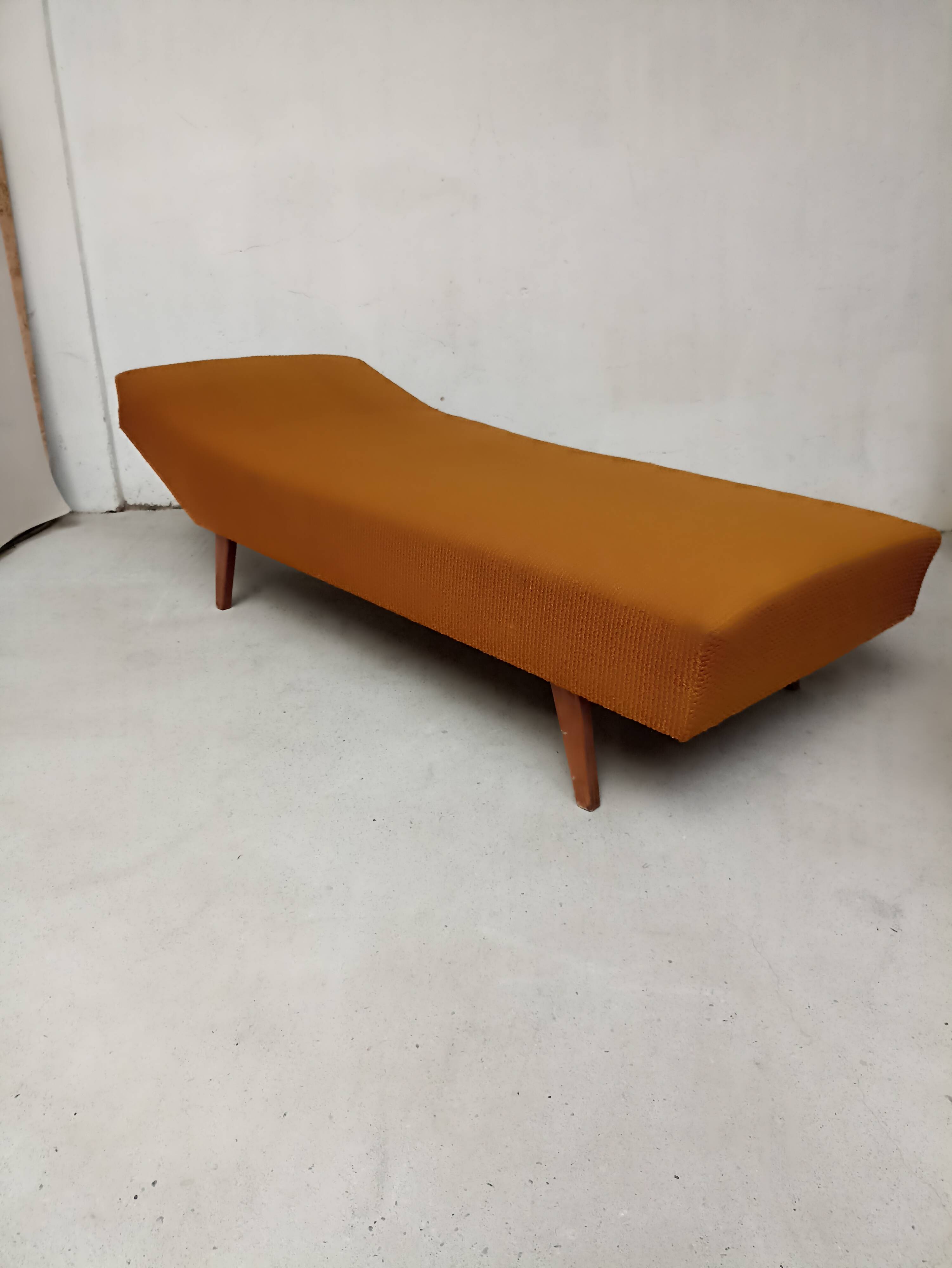 Vintage chaise longue daybed