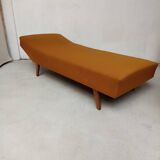 Vintage chaise longue daybed