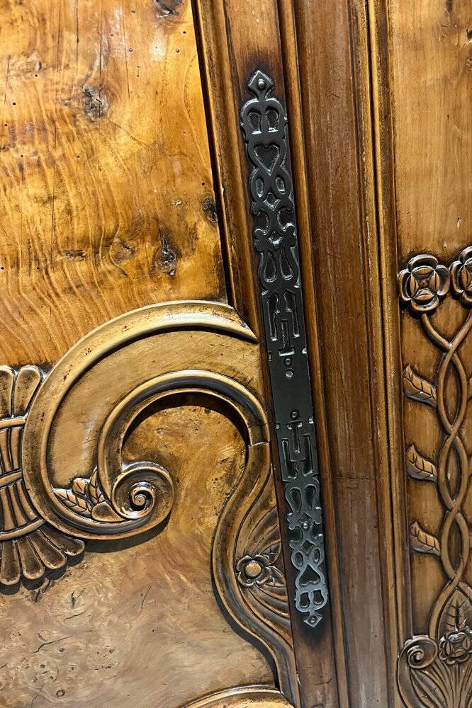 Pair of 19th-century walnut doors with walnut burl