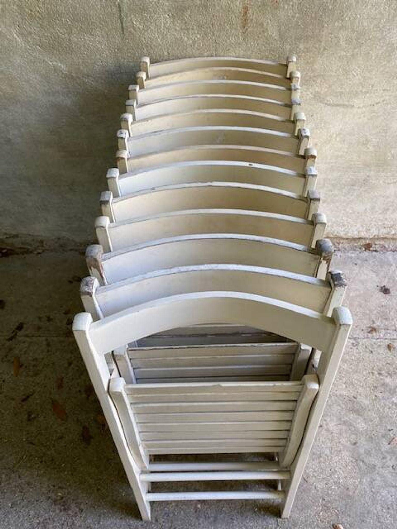 Extra folding chair / garden chair / vintage white lacquered solid wood office chair