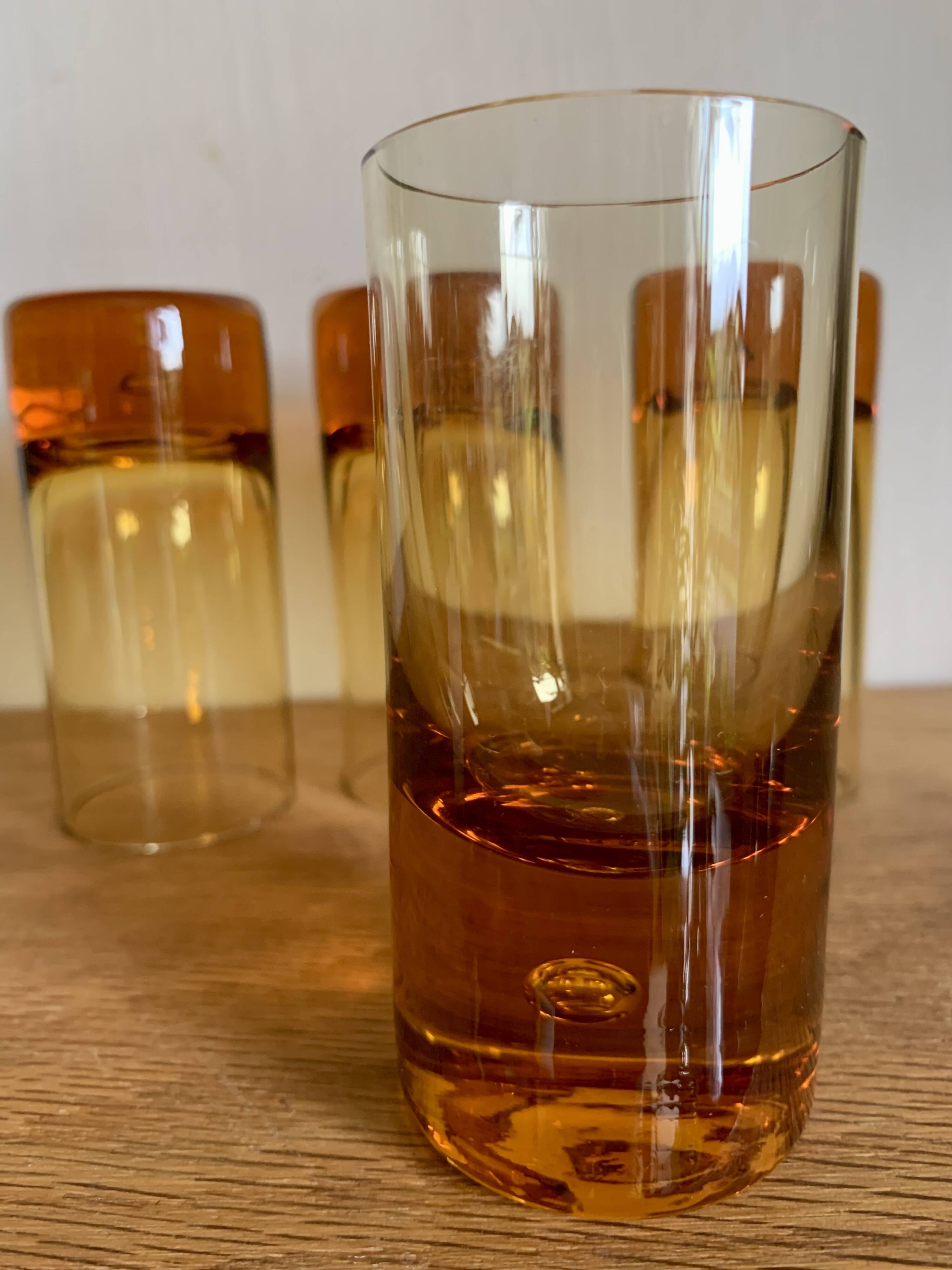 4 verres ambrés, années 60