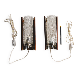 Pair of Swedish vintage wall lamps - elegant design in crystal glass, teak and chrome - 1960s.