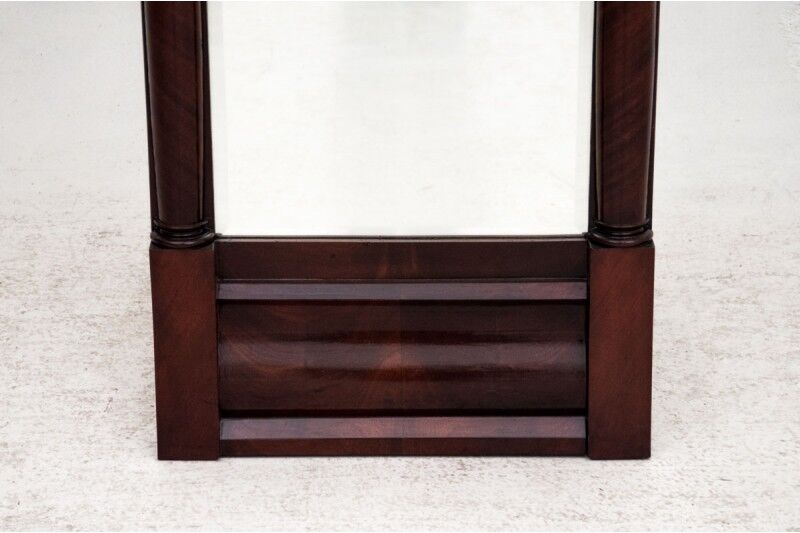 Antique mirror from around 1850. After renovation