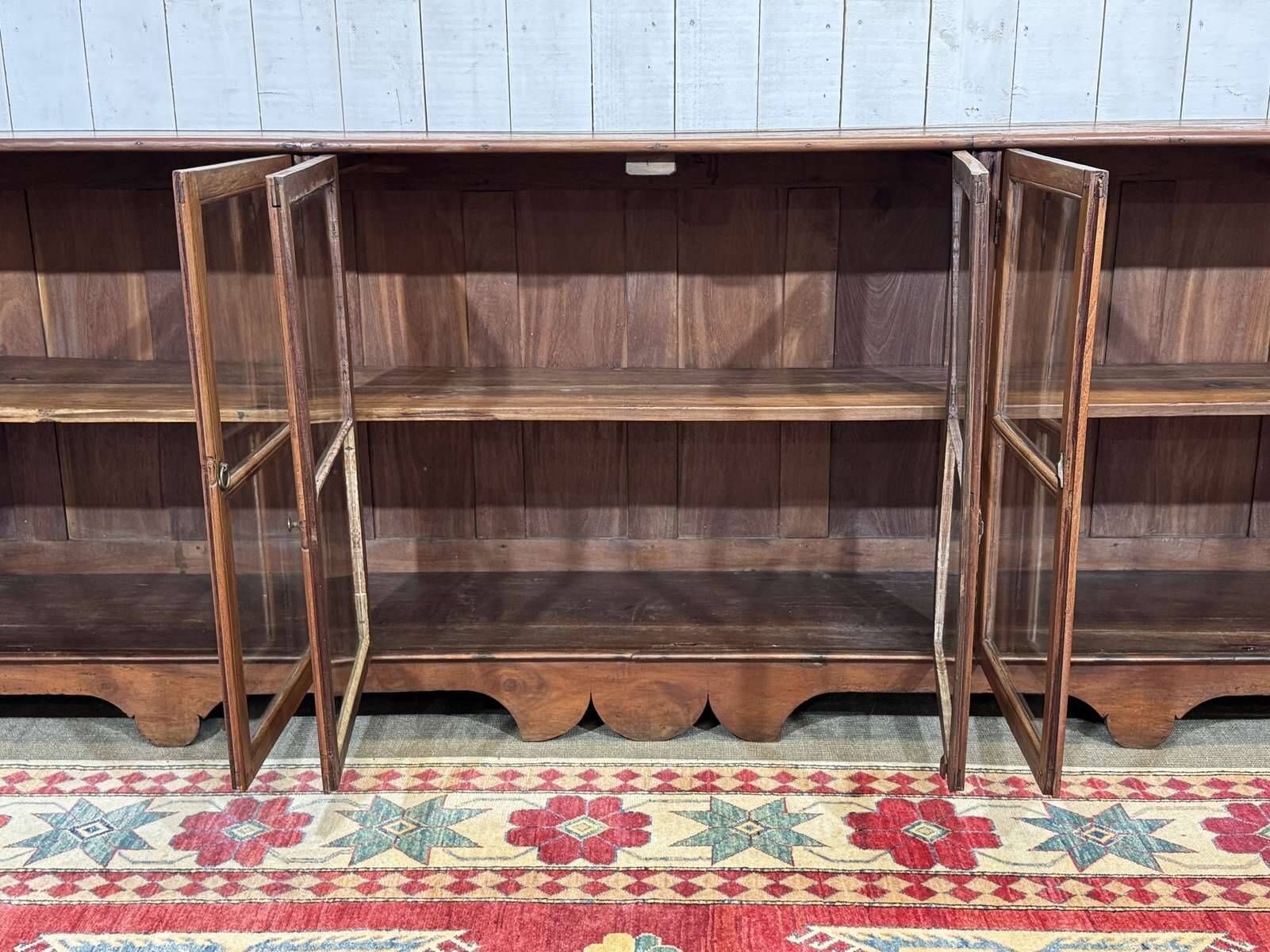 Enfilade with 6 original Indian mahogany doors from the 1950s.