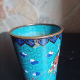 Bronze glass in partitioned enamels