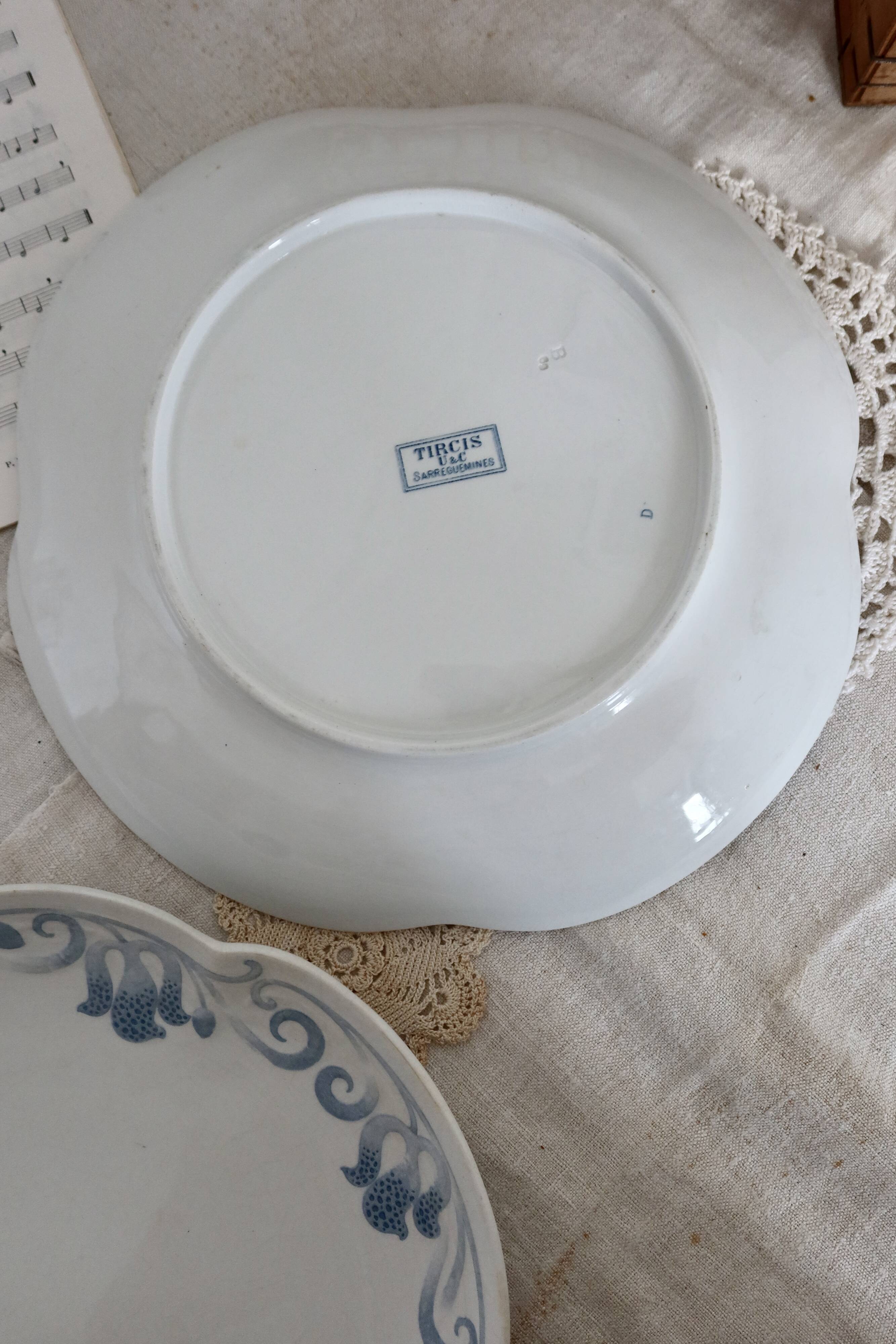 Serving dishes - Antique tableware set 82 pieces Sarreguemines earthenware Art Nouveau style