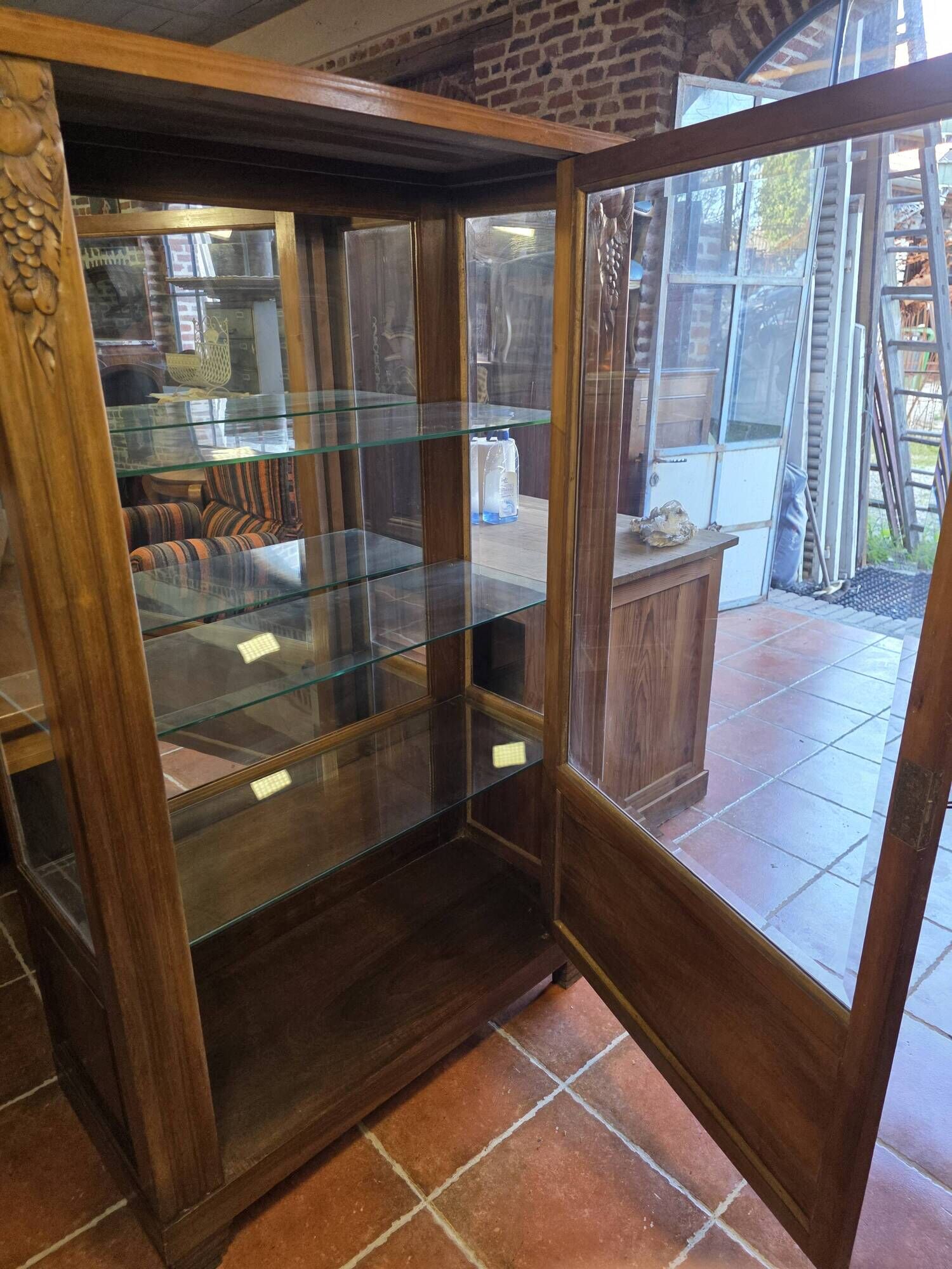 Vitrine art déco en acajou années 1930