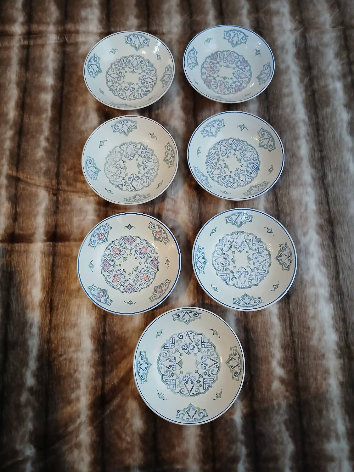 7 small deep plates Salins France