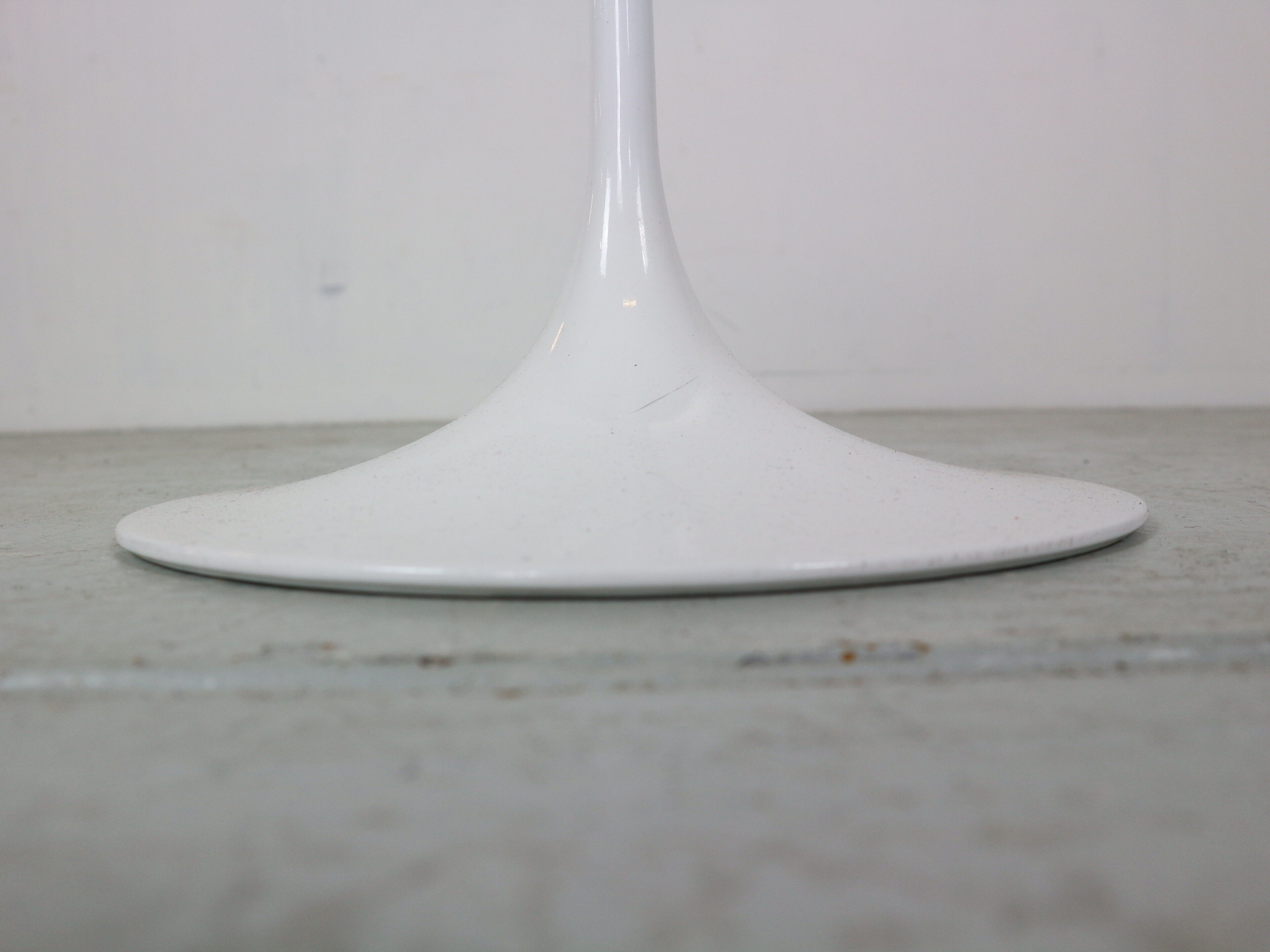 Eero Saarinen White Vintage Tulip Side Table for Knoll, 1960