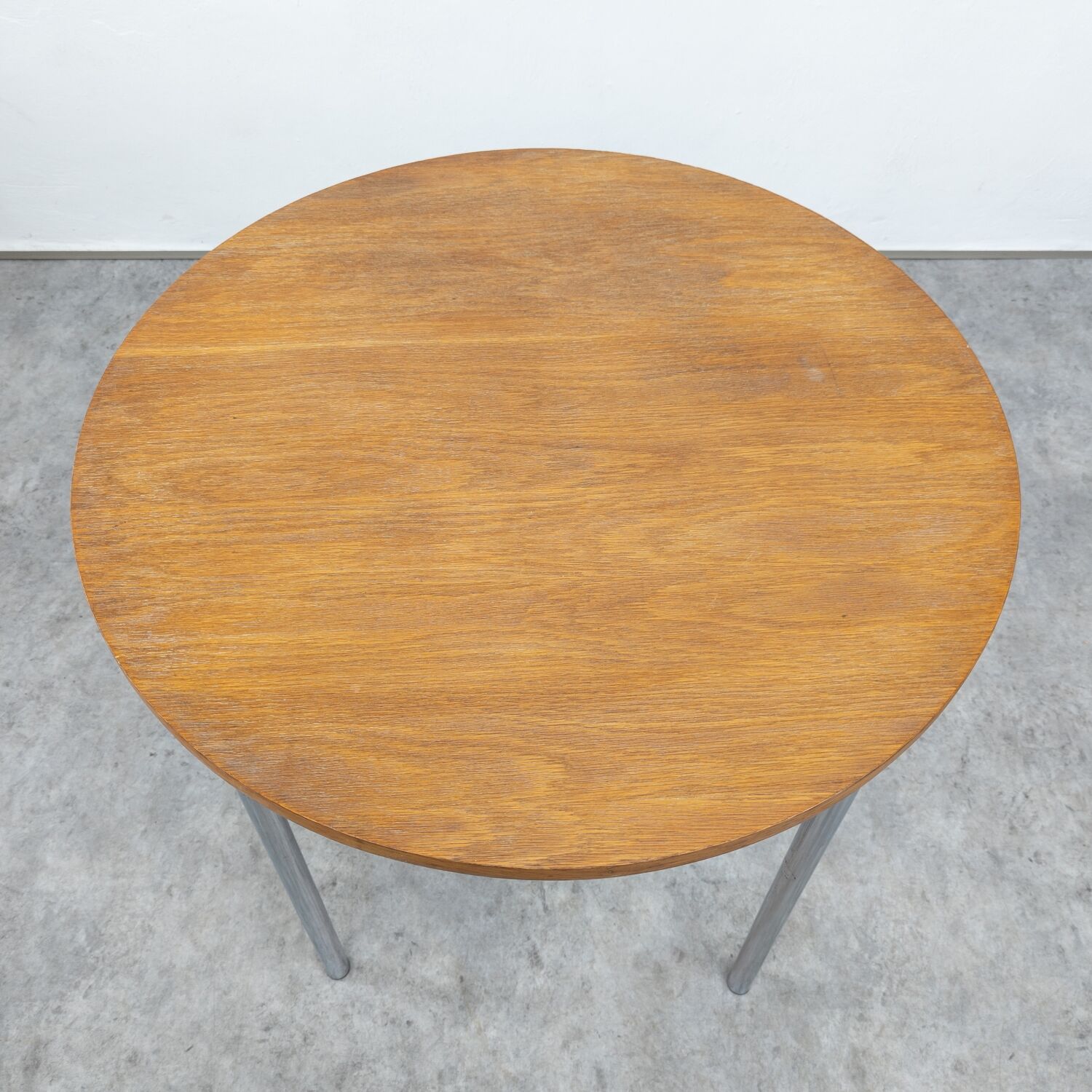 Table Bauhaus en tube d'acier par Petr Vichr
