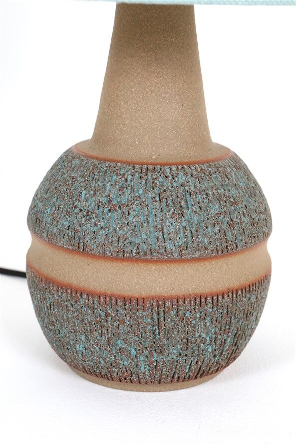 Søholm / Einar Johansen “3072” ceramic table lamp / handcrafted / mid-century Danish modern design / 1960s / 1970s
