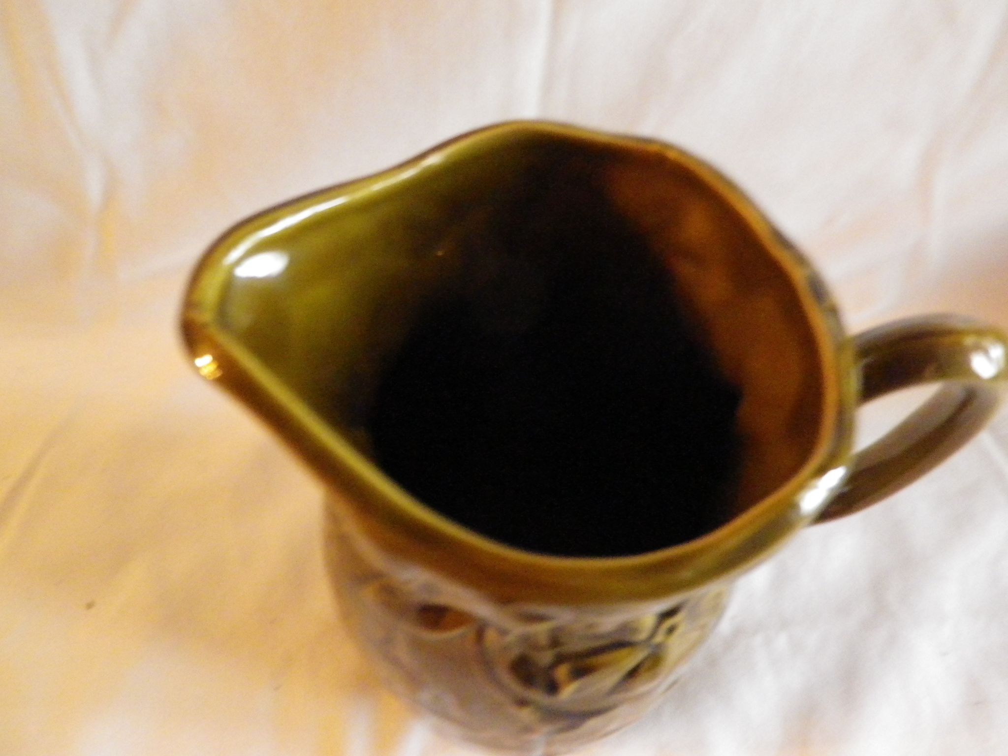 Pichet barbotine vert olive