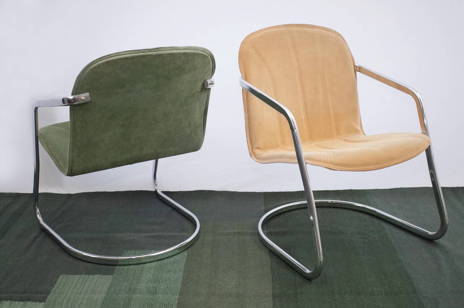 2 chaises vintage cantilever chrome