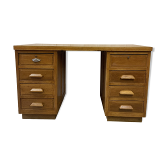 Bureau d'instituteur