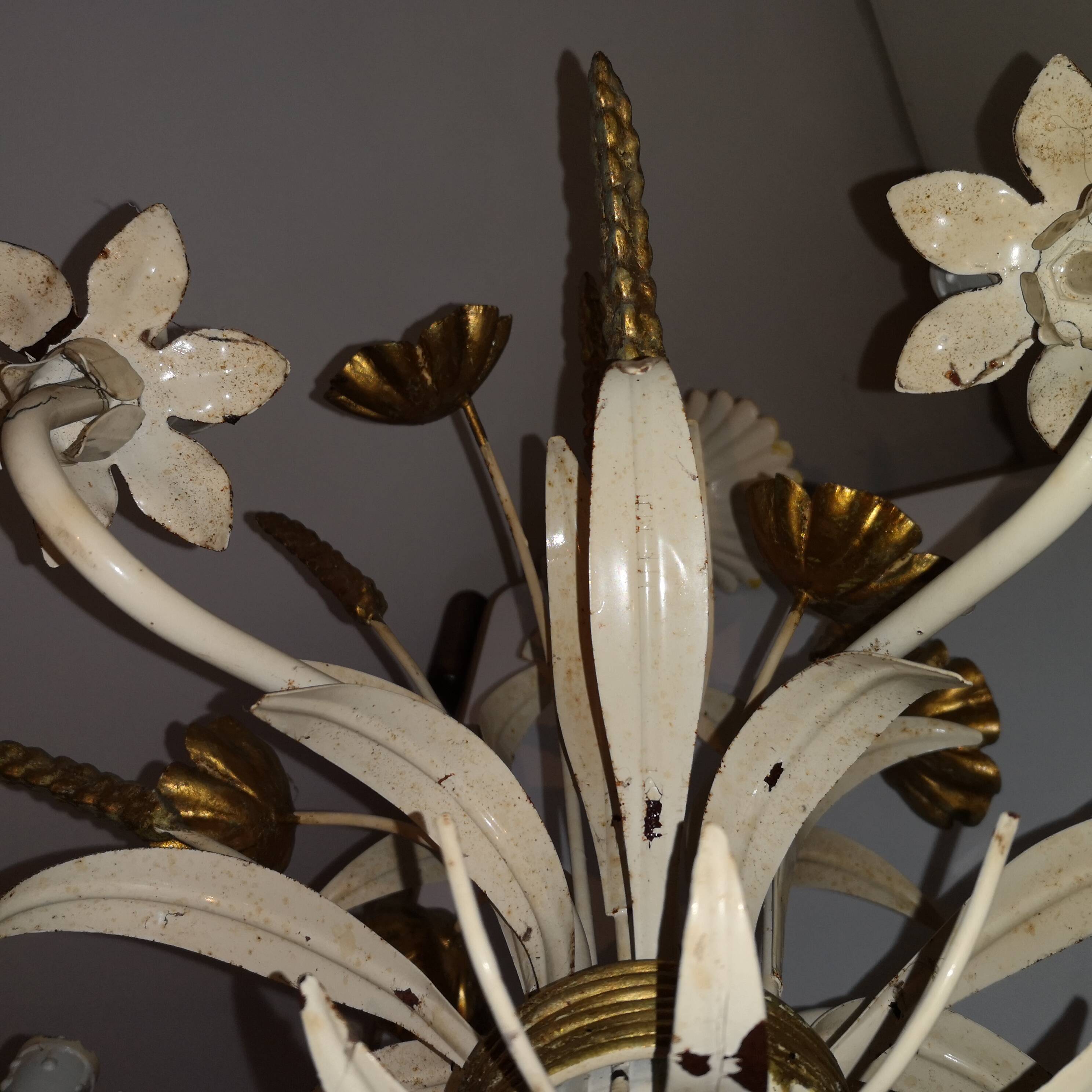 Vintage wheat ear chandelier - white lacquered & gold (Hans Kögl style)